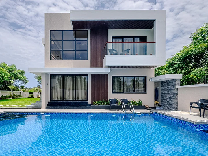 Breezy Bay luxury villas in ECR Chennai offering calm surroundings near coastline for relaxation