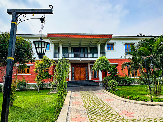 Grand entrance of Amrith Palace in ECR Chennai reflects elegant design privacy and premium comfort